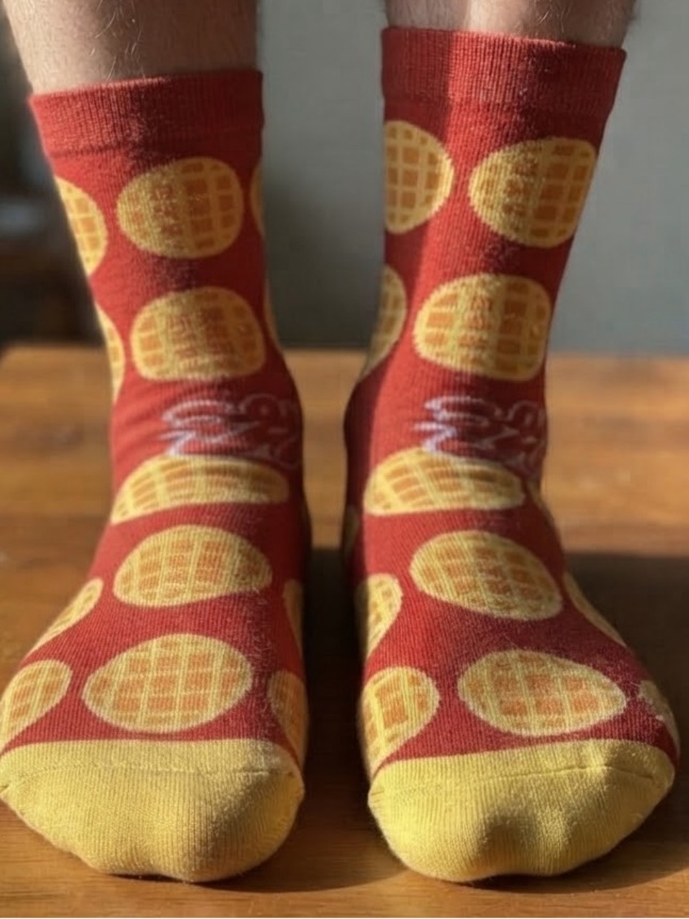 Kellogg's Eggo Waffle novelty crew Shoe Size: 6-13 breakfast fun crazy yellow